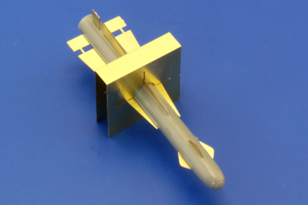 2 x RB28 AIM-4D Falcon incl fin alignment tool 2 x RB28 AIM-4D Falcon incl fin alignment tool