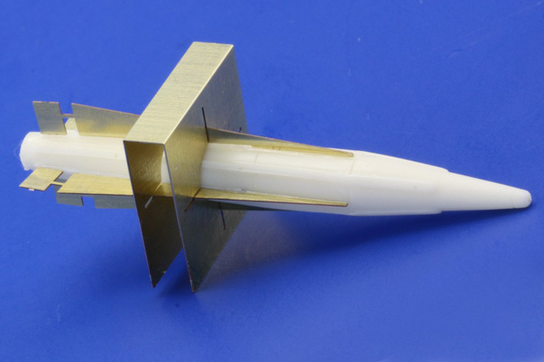 2 x RB27 AIM-26B Falcon incl. fin alignment tool 2 x RB27 AIM-26B Falcon incl. fin alignment tool